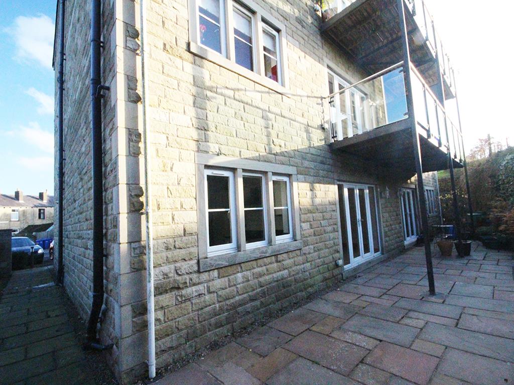 2 bedroom apartment For Sale in Foulridge, Colne - IMG_0272.jpg